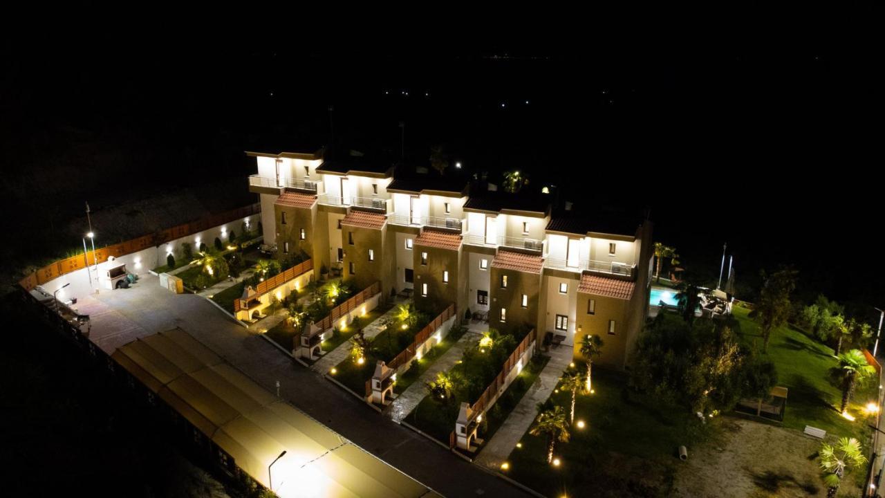 Pefkohori Golden Mountain Beach Villas Eksteriør billede